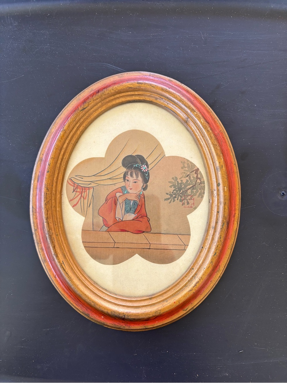 Oval Decorative Picture Frame in Red and Gold Finish
